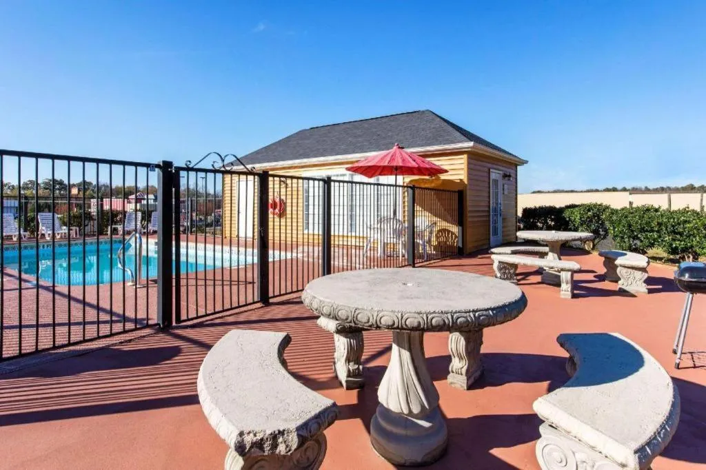 Quality Inn Arab Hwy 231