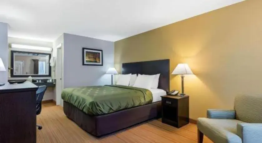 Bed in Quality Inn Arab Hwy 231 Bed in Quality Inn Arab Hwy 231