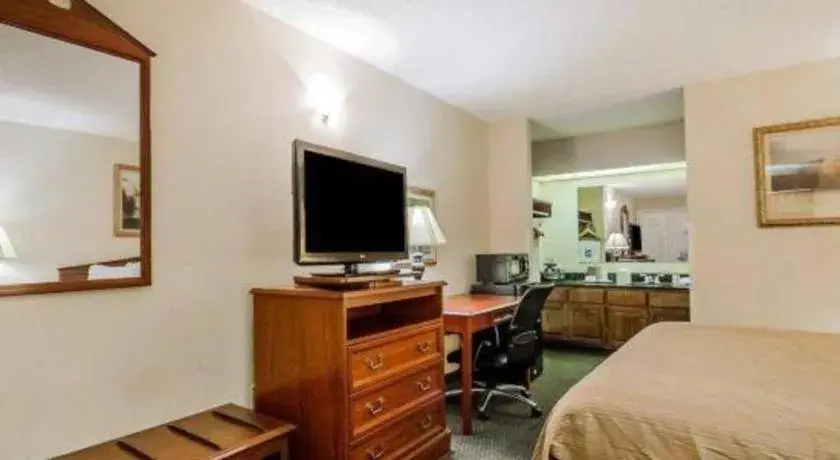 Bed in Quality Inn Arab Hwy 231 Bed in Quality Inn Arab Hwy 231