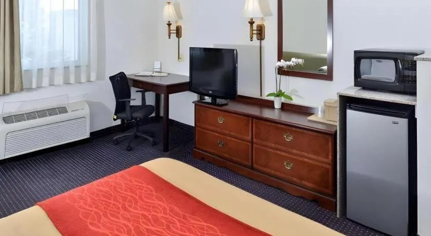 Bed in Comfort Inn & Suites Riverton