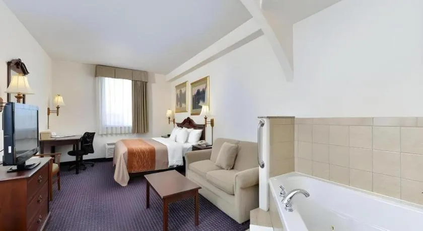 Bed in Comfort Inn & Suites Riverton