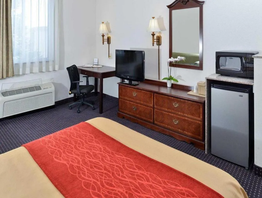 Bed in Comfort Inn & Suites Riverton