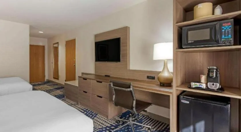 Bed in Comfort Inn & Suites Hot Springs Midtown