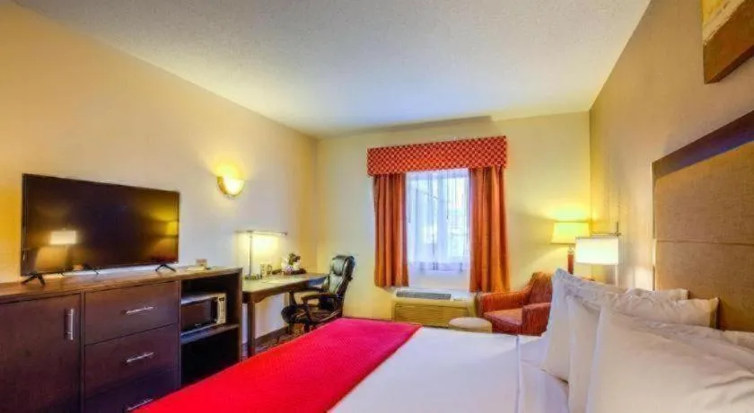 Bed in Best Western Nittany Inn Milroy