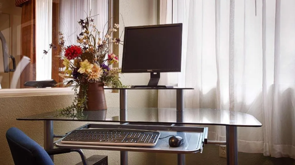 Best Western Nittany Inn Milroy