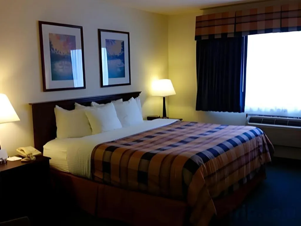 Bed in Best Western Stanton Inn