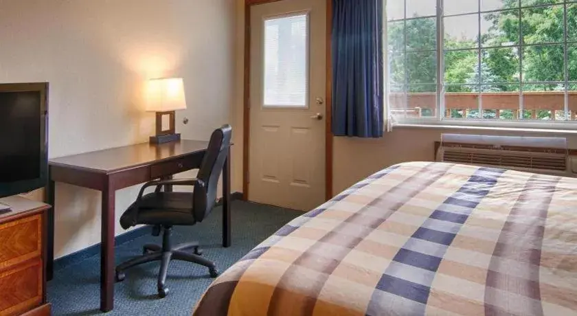 Bed in Best Western Stanton Inn Bed in Best Western Stanton Inn