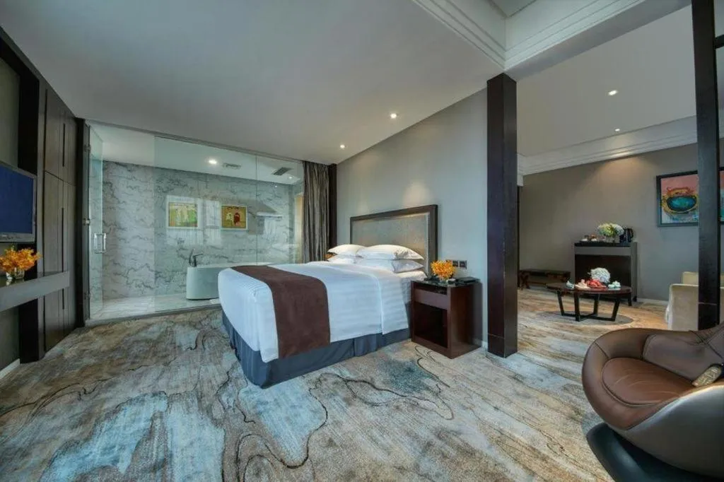 Bed in New Century Manju Hotel Shanghai New International Expo Center