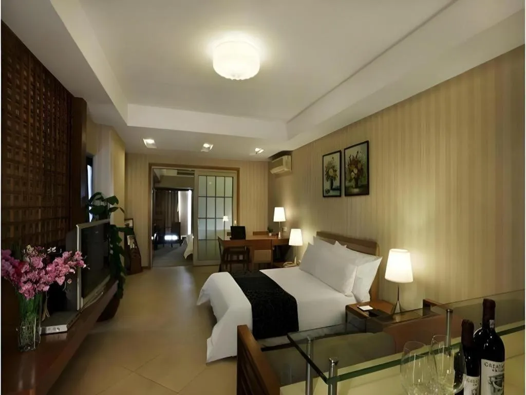 Bed in South China Laguna Hotel