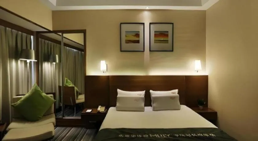 Bed in South China Laguna Hotel