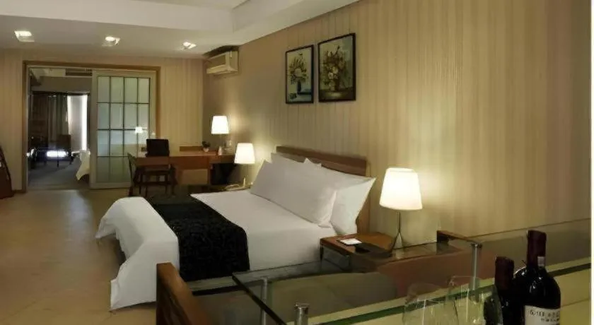 South China Laguna Hotel