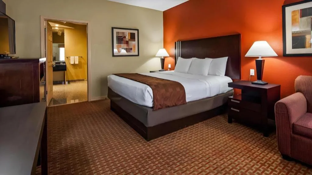 Bed in Americas Best Value Inn Monroe