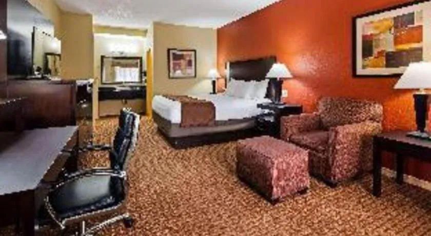 Bed in Americas Best Value Inn Monroe