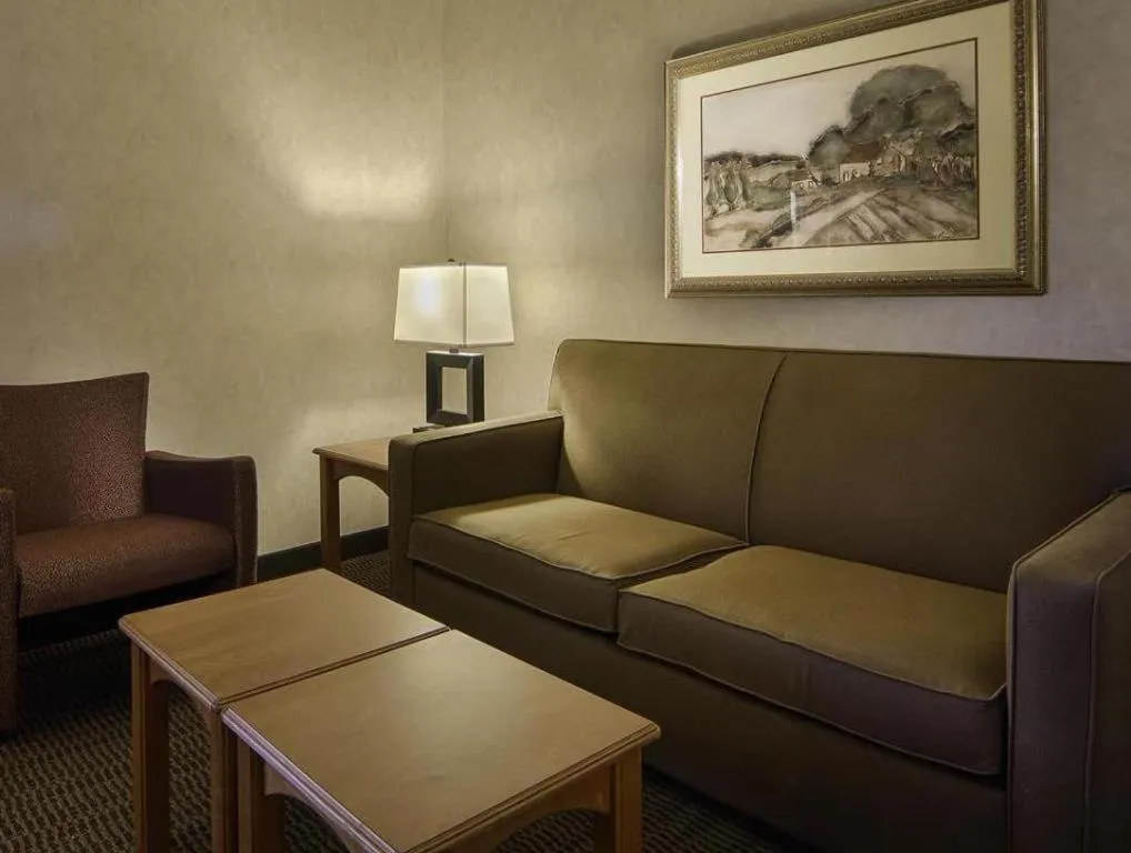 Quality Inn & Suites Detroit Lakes