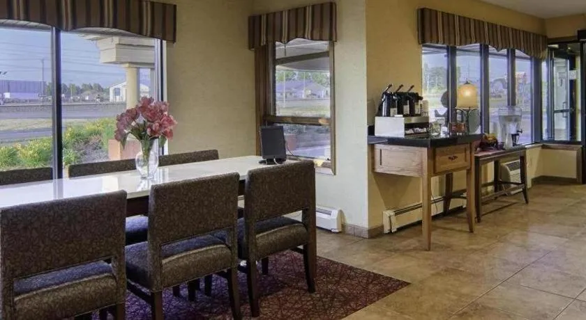 Quality Inn & Suites Detroit Lakes