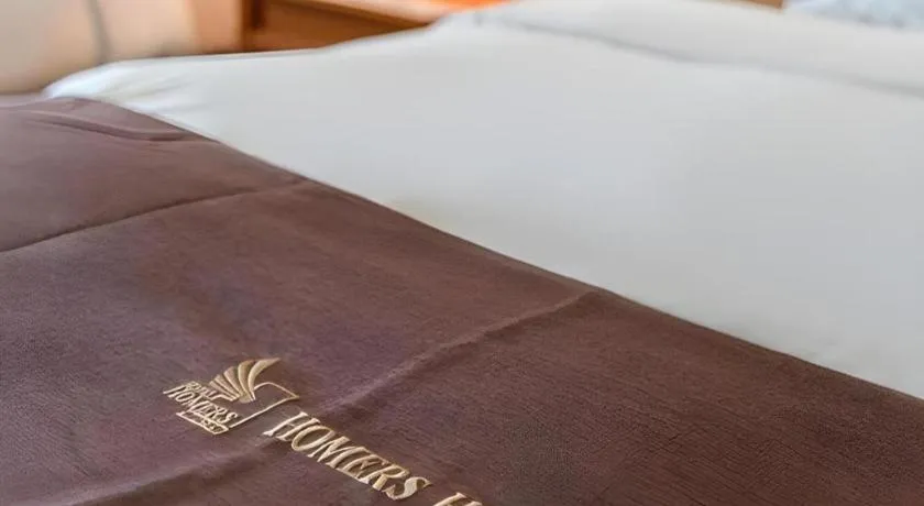 Bed in Hotel Homers