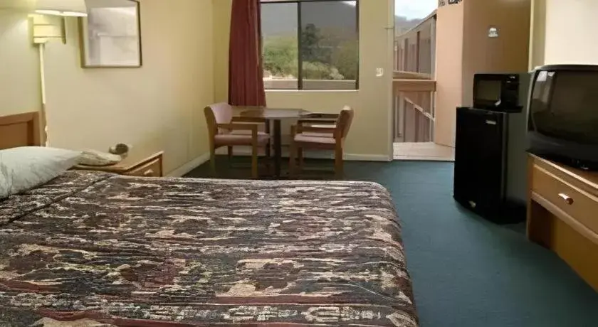 Bed in Americas Best Value Inn Canton, NC Bed in Americas Best Value Inn Canton, NC