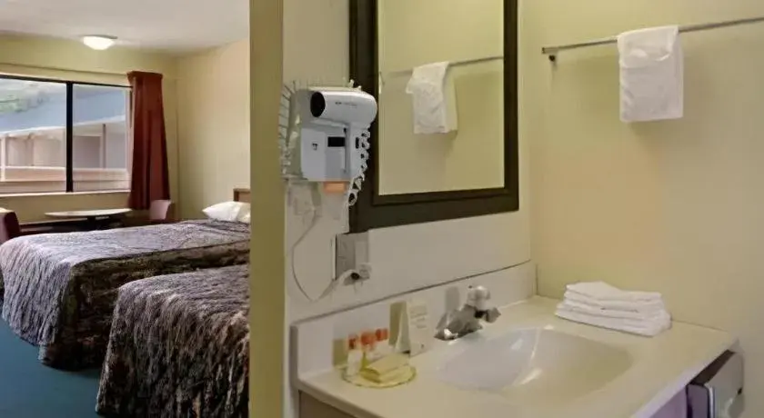 Bed in Americas Best Value Inn Canton, NC Bed in Americas Best Value Inn Canton, NC