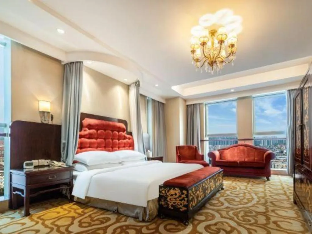 Bed in New Century Hotel Nanjing