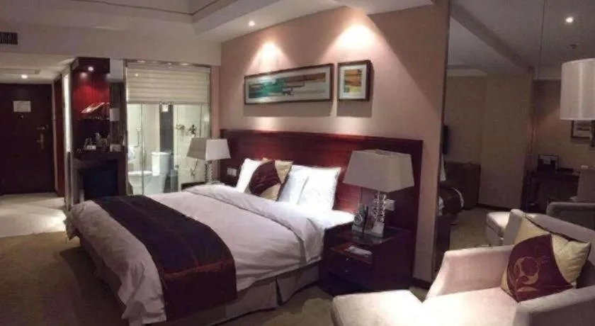 Bed in Ramada Plaza Shenyang Citycenter