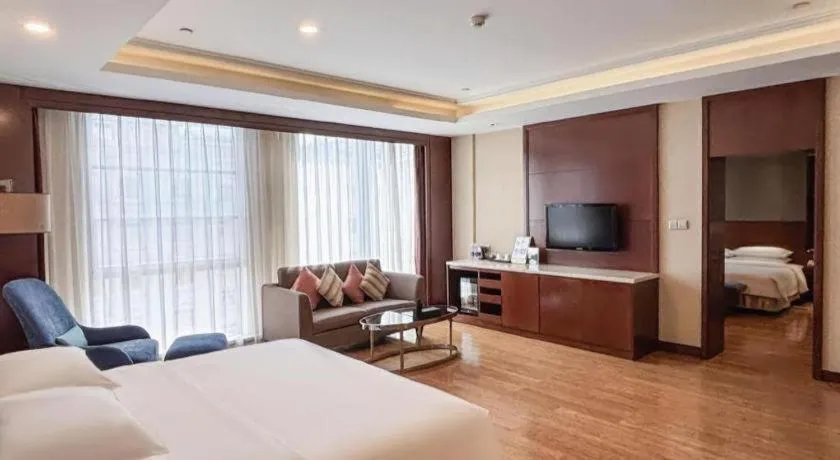 Bed in Kunming Golden Eagle Summit Hotel