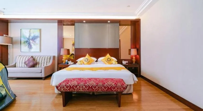 Bed in Kunming Golden Eagle Summit Hotel