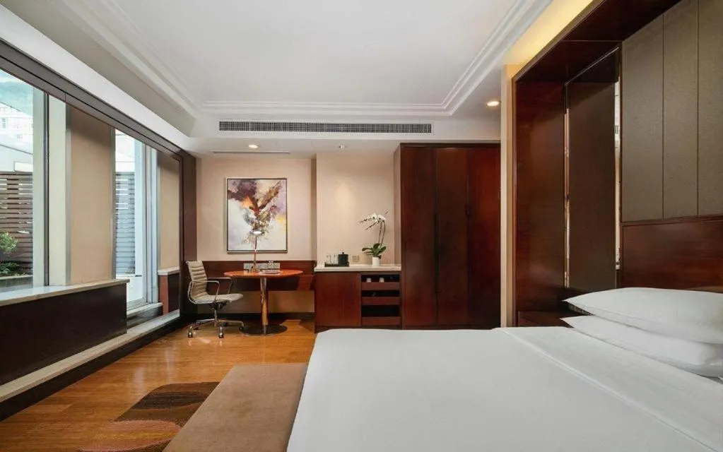 Bed in Kunming Golden Eagle Summit Hotel