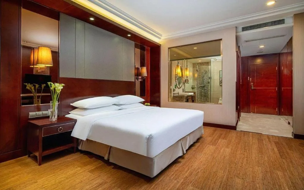 Bed in Kunming Golden Eagle Summit Hotel