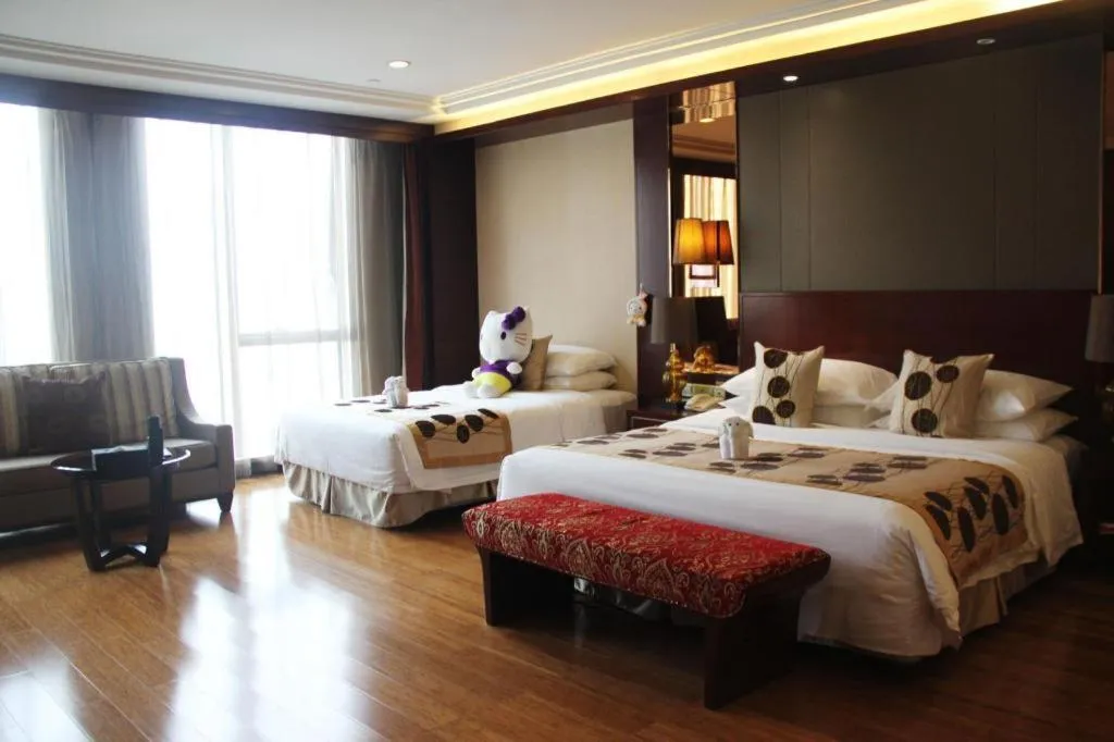 Bed in Kunming Golden Eagle Summit Hotel