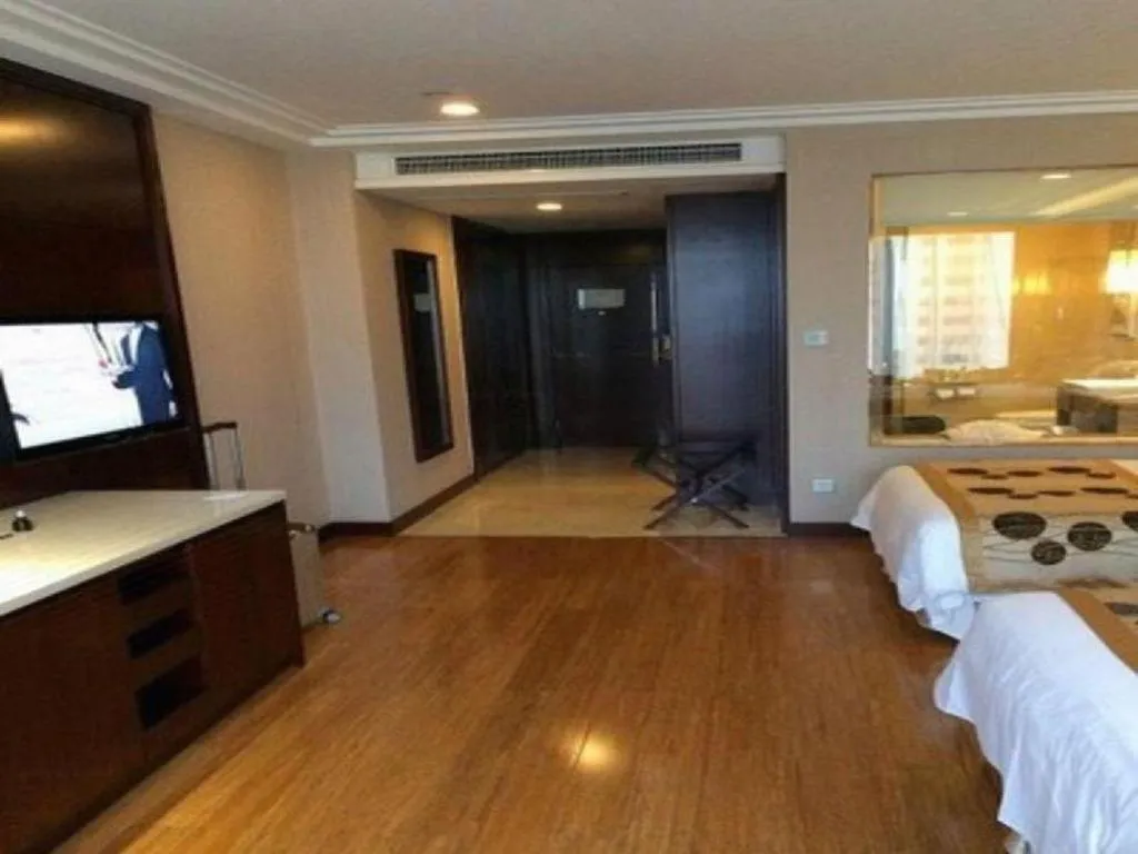 Bed in Kunming Golden Eagle Summit Hotel