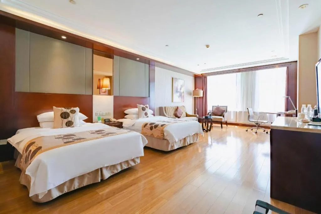 Bed in Kunming Golden Eagle Summit Hotel