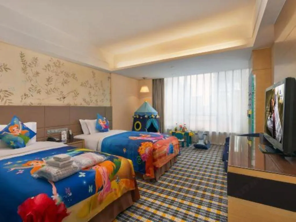 Bed in Yueyang Grand Skylight Hotel