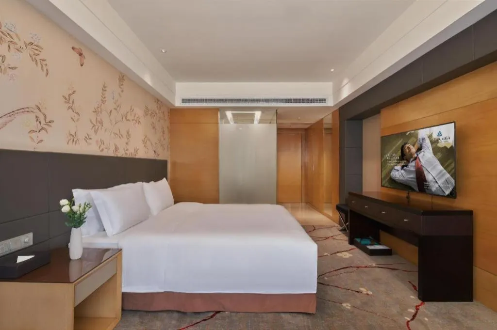 Bed in Yueyang Grand Skylight Hotel