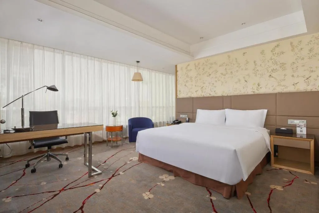 Bed in Yueyang Grand Skylight Hotel
