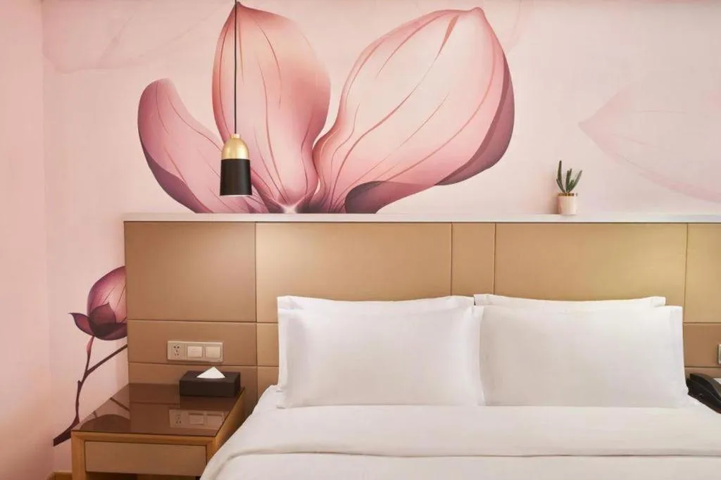 Bed in Yueyang Grand Skylight Hotel