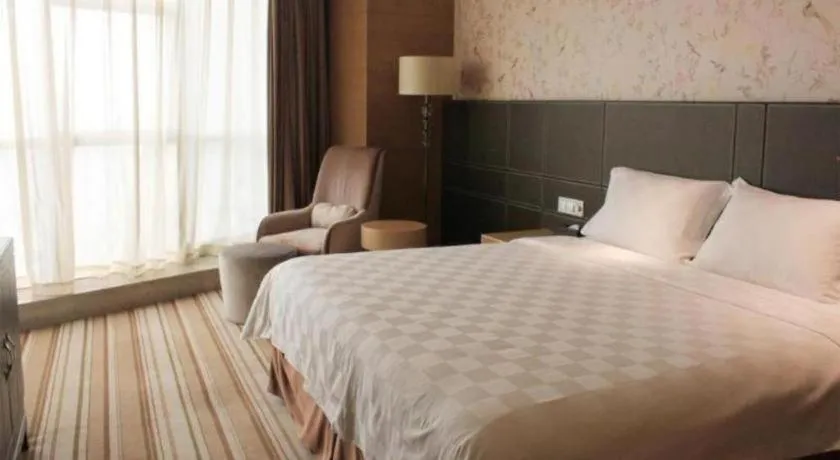 Bed in Yueyang Grand Skylight Hotel