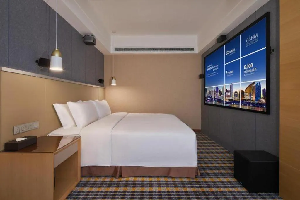 Bed in Yueyang Grand Skylight Hotel