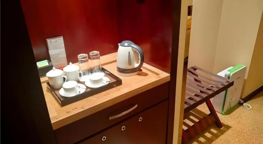 Zhong Yi Peng Ao Hotel