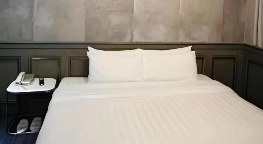 Bed in King's Hotel