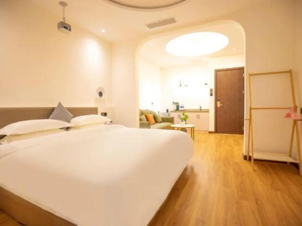 Bed in Silver Art Hotel