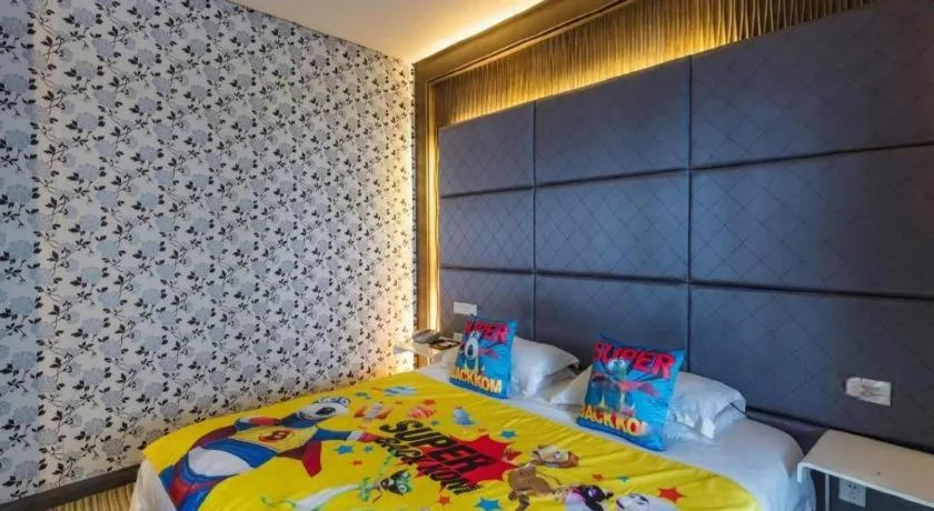 Bed in Silver Art Hotel