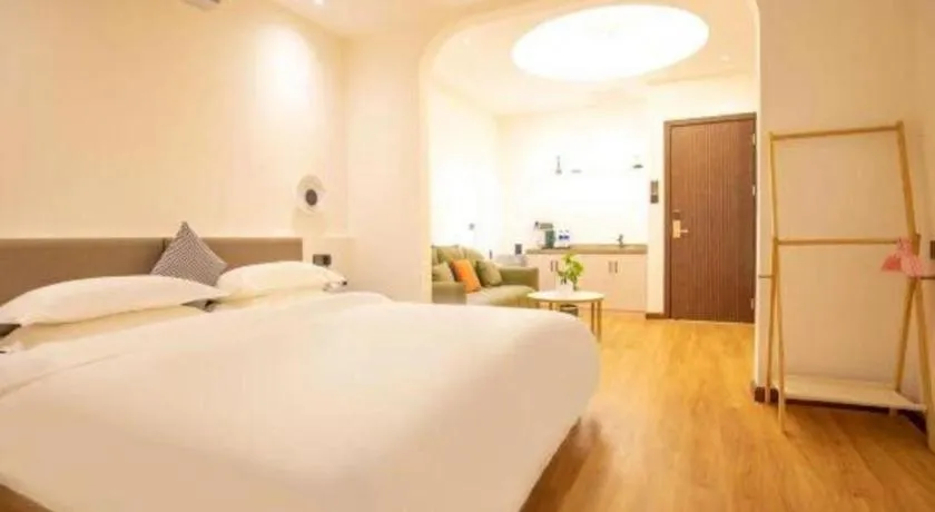 Bed in Silver Art Hotel