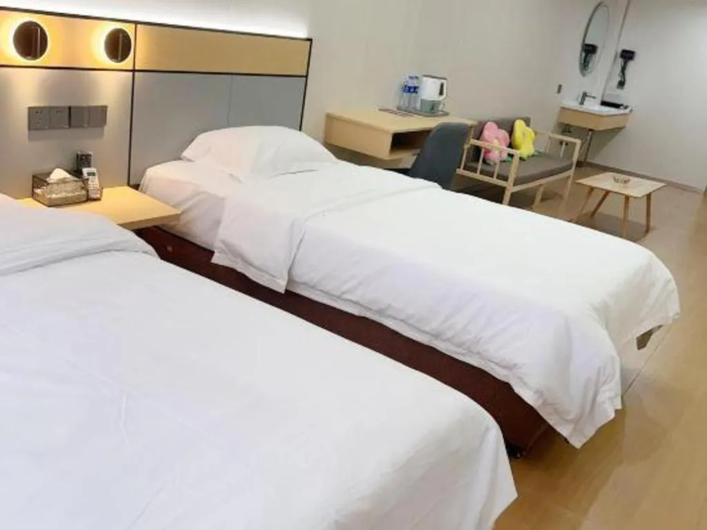 Bed in Silver Art Hotel