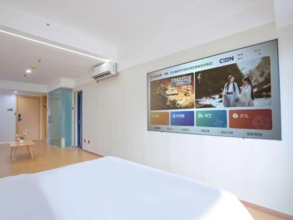 Bed in Silver Art Hotel