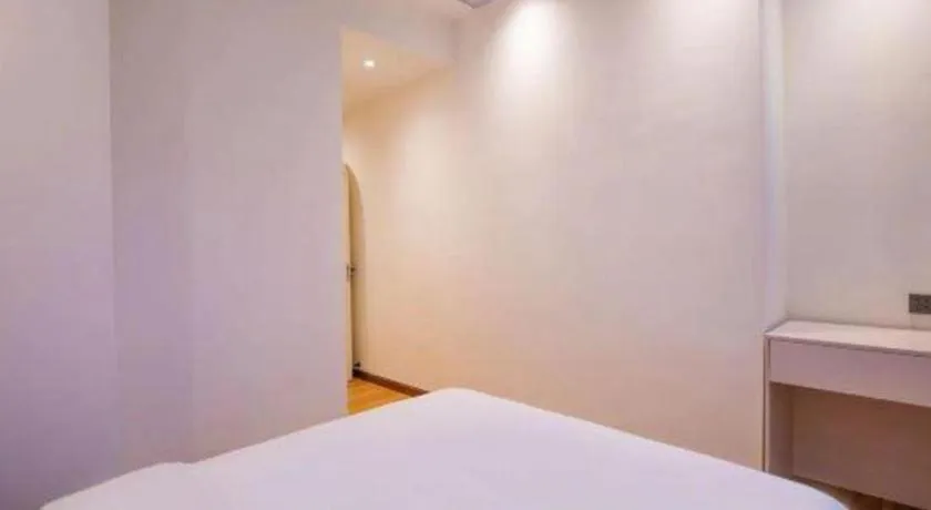 Bed in Silver Art Hotel