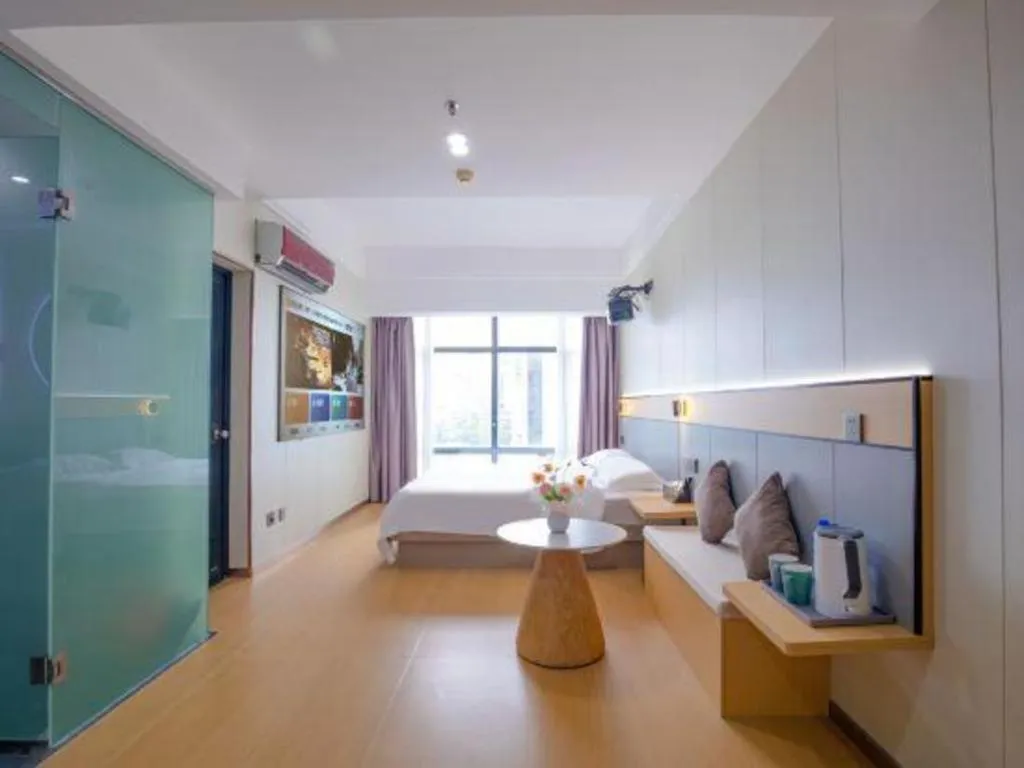 Bed in Silver Art Hotel