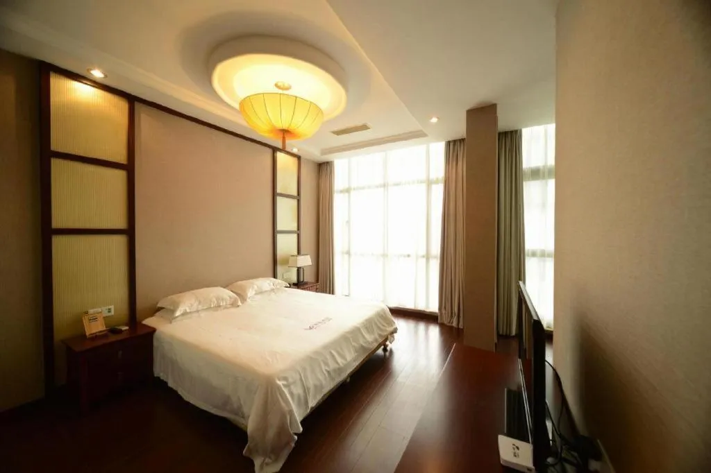 Bed in Silver Art Hotel