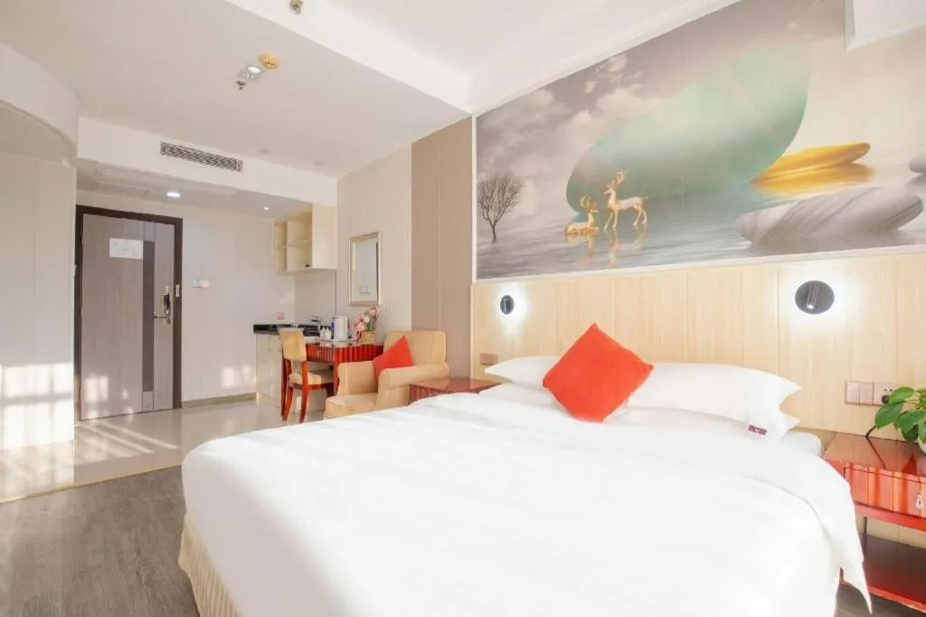 Bed in Silver Art Hotel