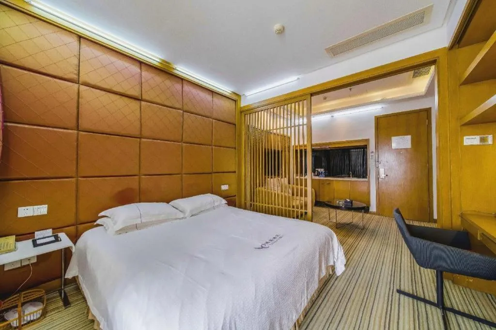 Bed in Silver Art Hotel