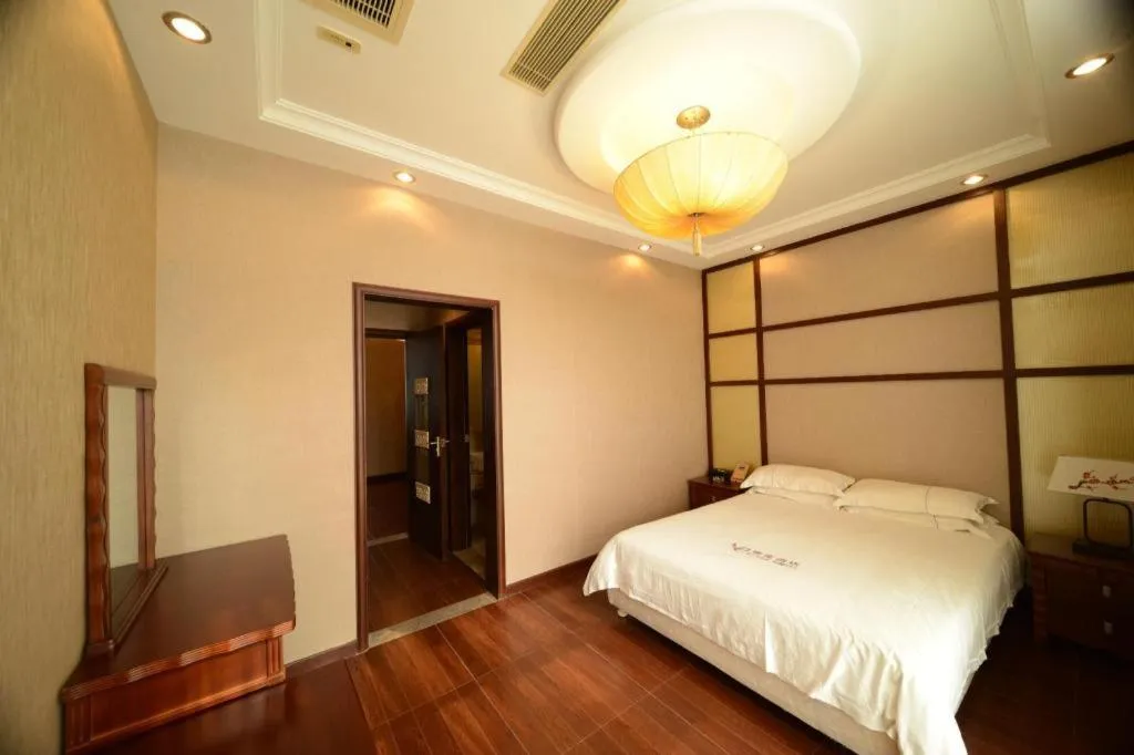 Bed in Silver Art Hotel